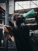 Shaker do odżywek Contigo Shake&Go 2.0 820ml - błękitny